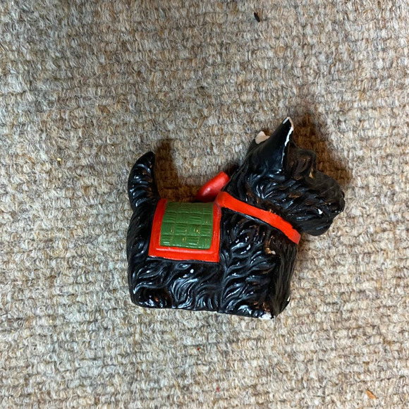 Vintage Antique Ceramic Black Scottie Figurine Red and Green Bow - Picture 3 of 3